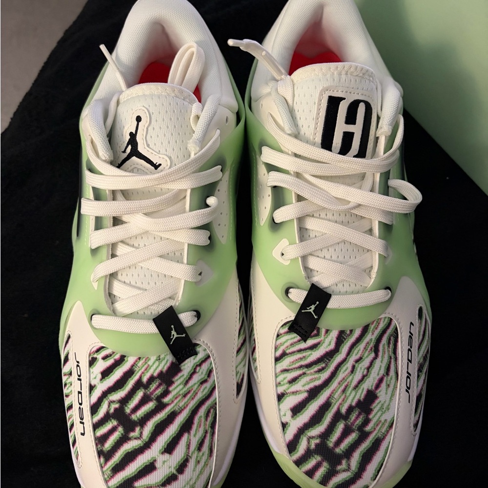 Jordan Athletic Shoes White and Green